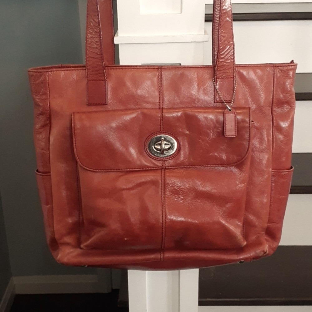 ^ Danier Ginger Leather Tote / Laptop Bag